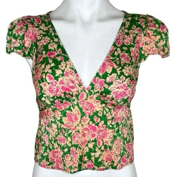 ❣️SOLD❣️ Floral V-Neck Green and Pink Top - Picture 8 of 10
